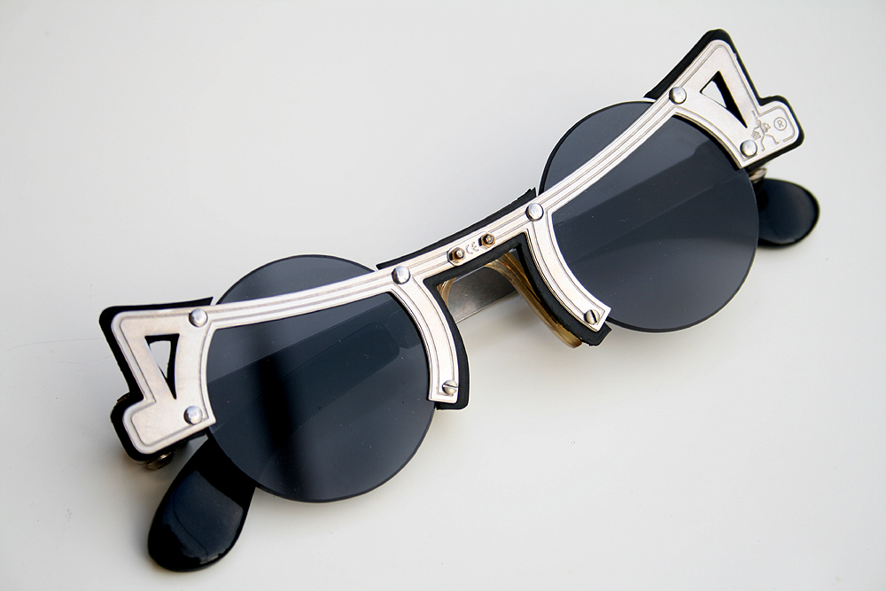 Quirky Badass Glasses : Fancy World