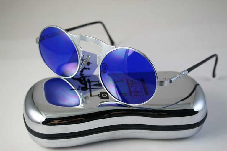 round sunglasses blue lenses