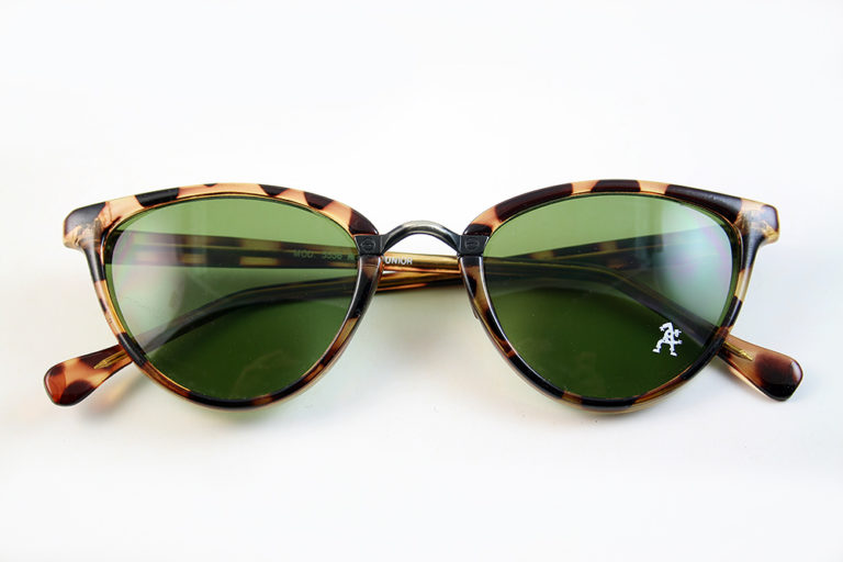 Retro cat eye sunglasses tortoiseshell frame green lens Hi Tek model HT-5556