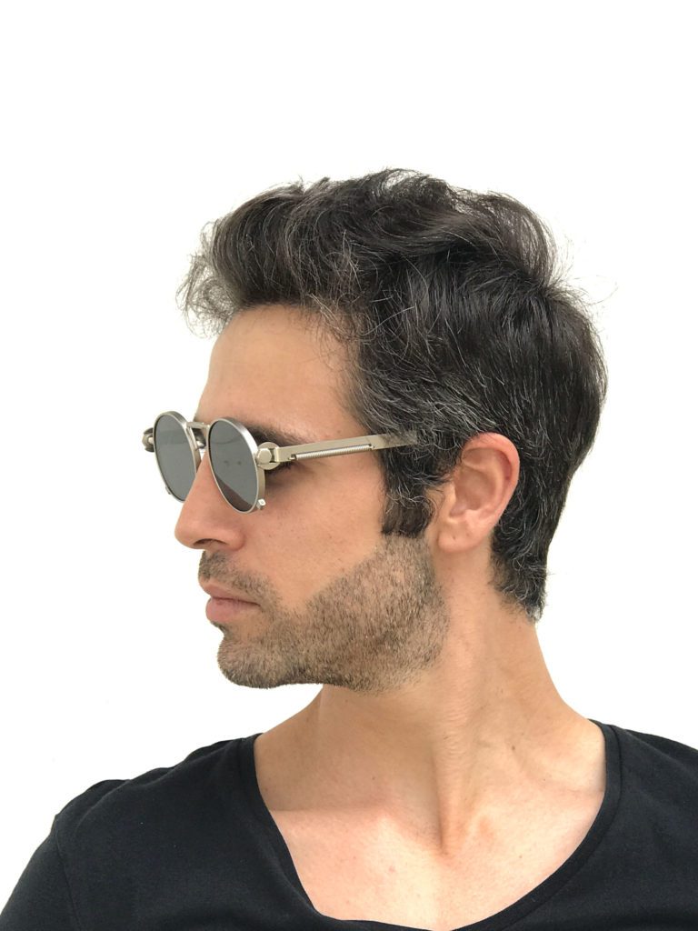 spring on temples sunglasses