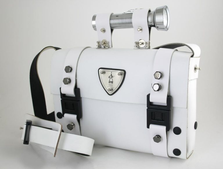 white leather shoulder bag satchel Hi Tek Alexander unusual unique