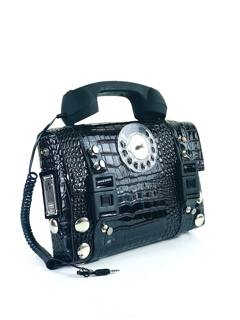 black shoulder bag
