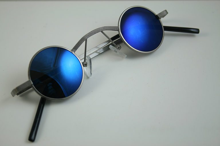 small round sunglasses