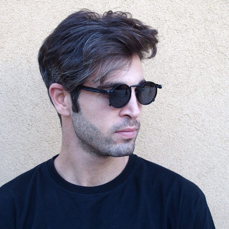 black round sunglasses