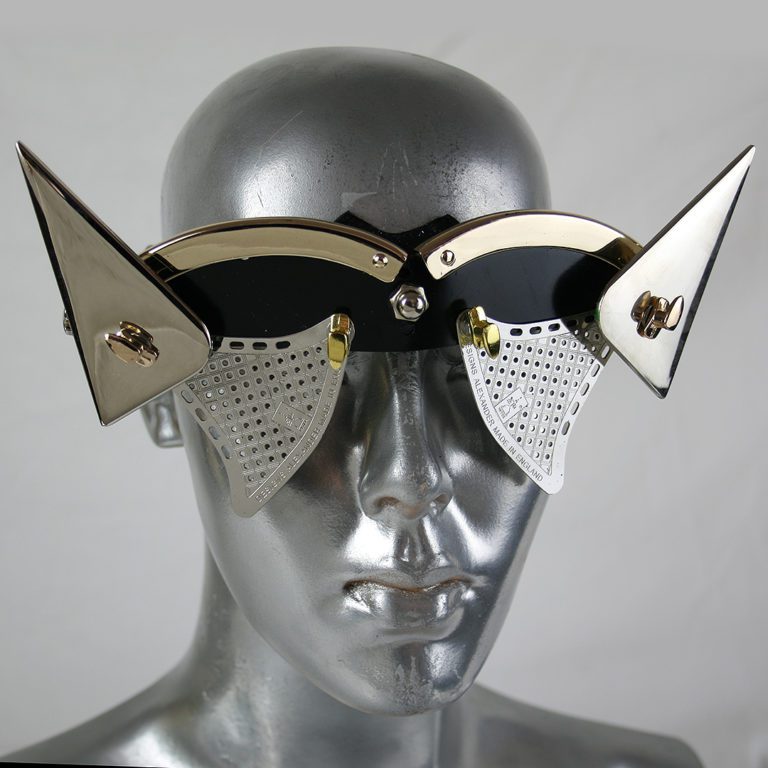 metal eyewear