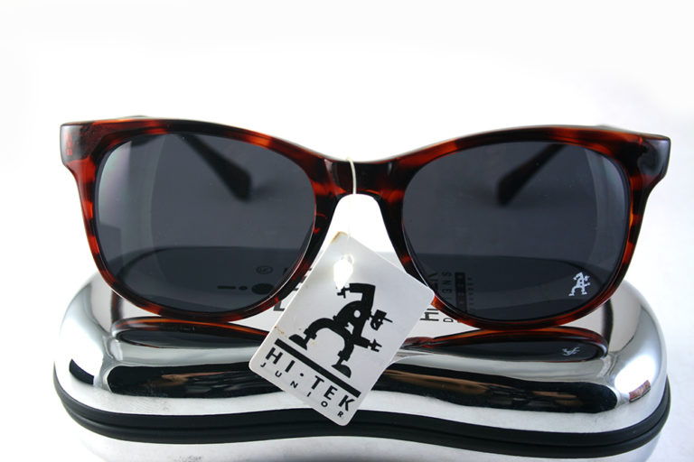 Retro Square red tortoise sunglasses 1990s Wayfarer style HT-92112