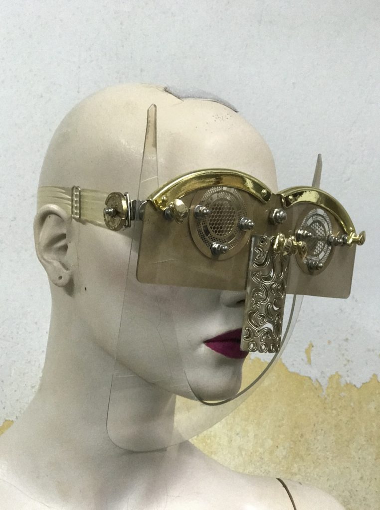 gold eyewear mask with horns and nose shield Hi Tek - Image 2