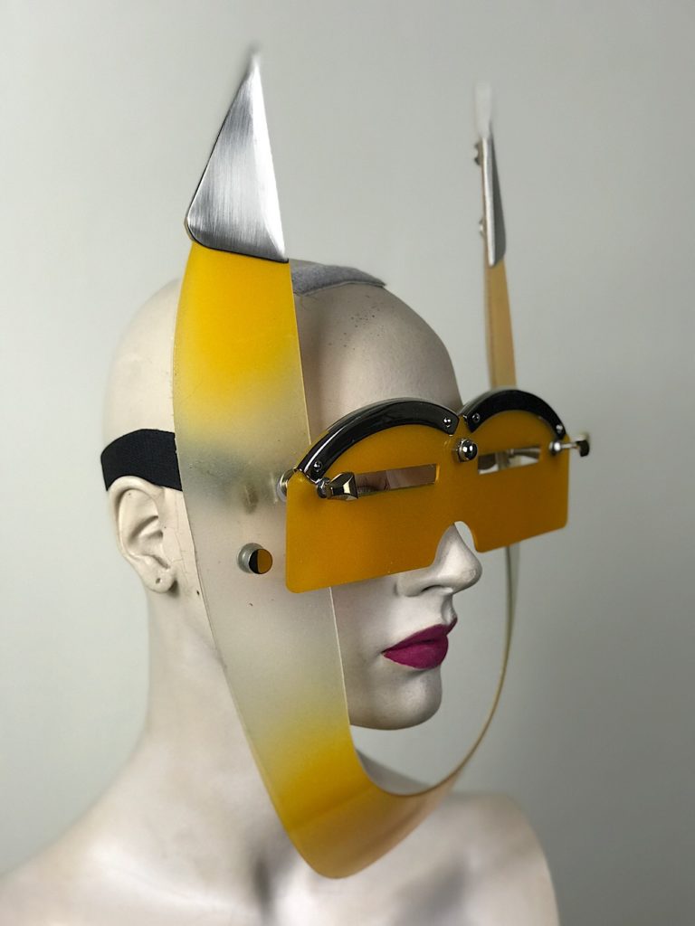 mask with horns, styling video, costume yellow - Image 3