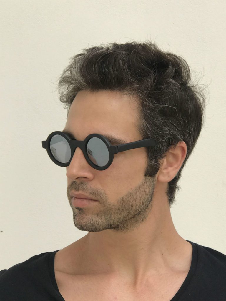 black round sunglasses mirror lens